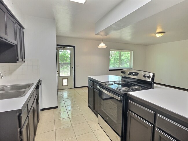 Photo - 409 Stansbury St