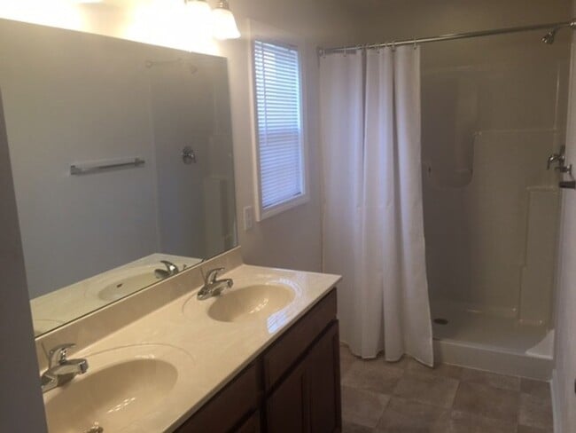 Photo - 3 Bedroom 2.5 Half Bath House with 1 car garage