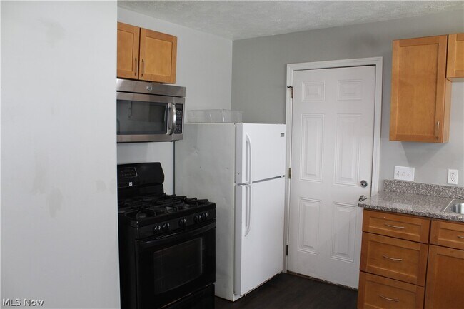 8410 Garfield Blvd Unidad Down