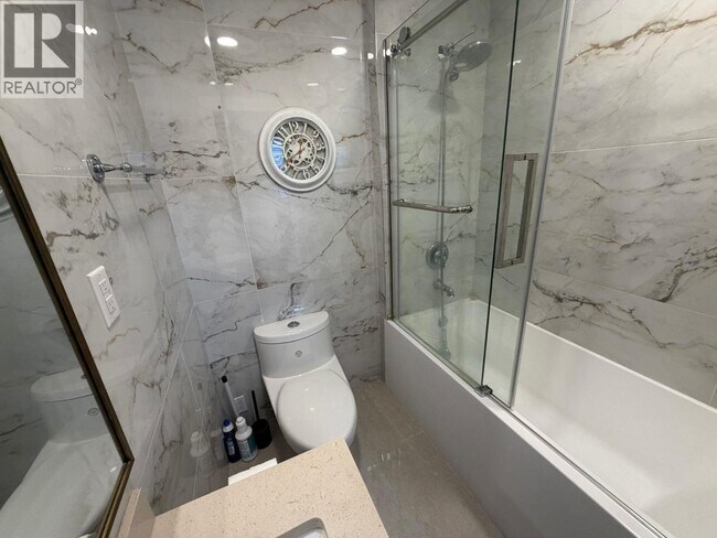 Photo - 1628 SW Marine Dr