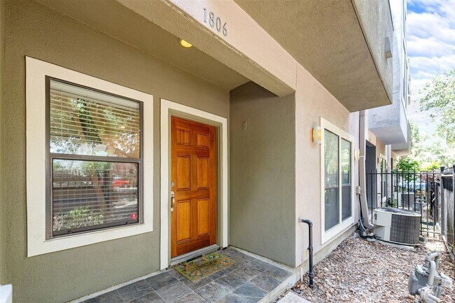 Photo - 1806 Rosalie St