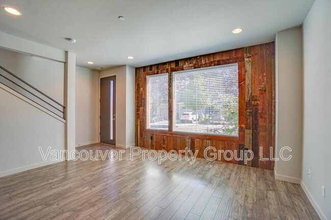 Photo - 187 N 44th Pl