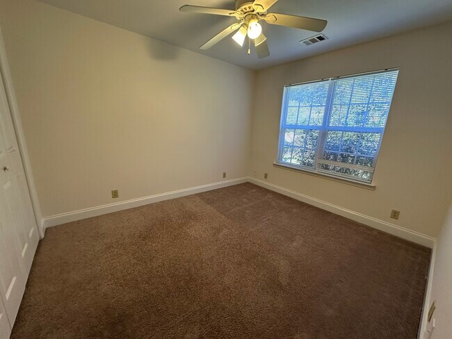 212 CAMAS SECUNDARIAS - Porter Street Apartments