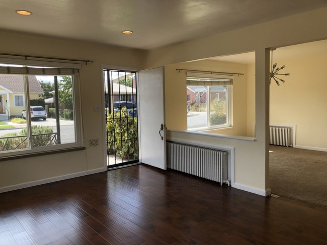 Photo - 795 Roberts St