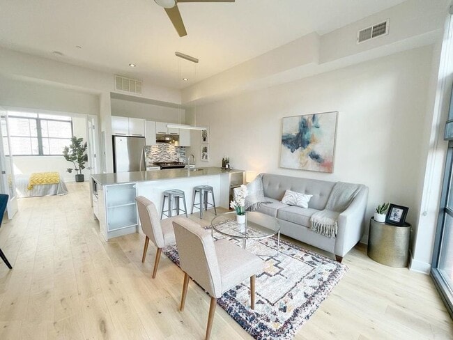 Photo - 2426 Ontario Rd NW