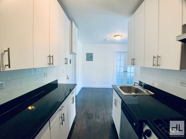 Photo - E 14 ST Unidad 23