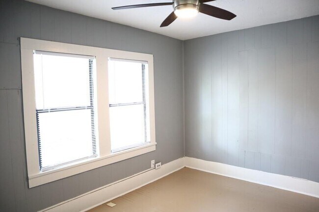 Photo - 1116 N Bell Ave Unidad 1