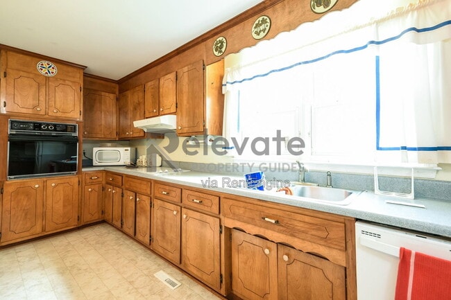 Photo - 3110 Courtland Rd