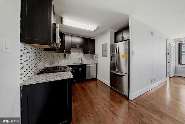 Building Photo - 1420 N St NW Unit 1005