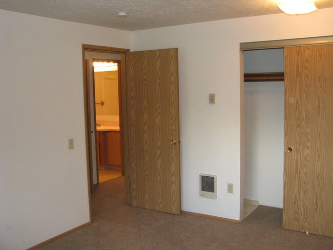 Photo - Quiet Two Bedroom Apartment in Keizer Unidad 4267