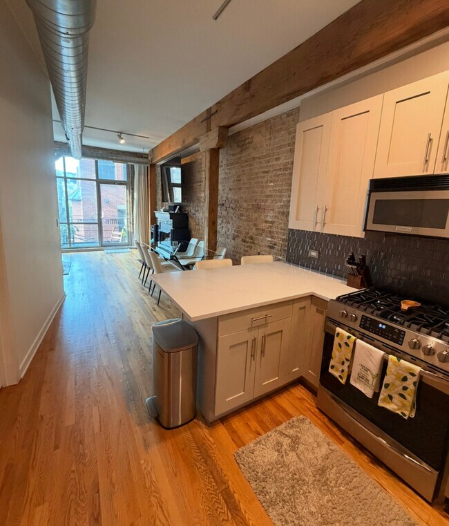Photo - 1344 W Madison St