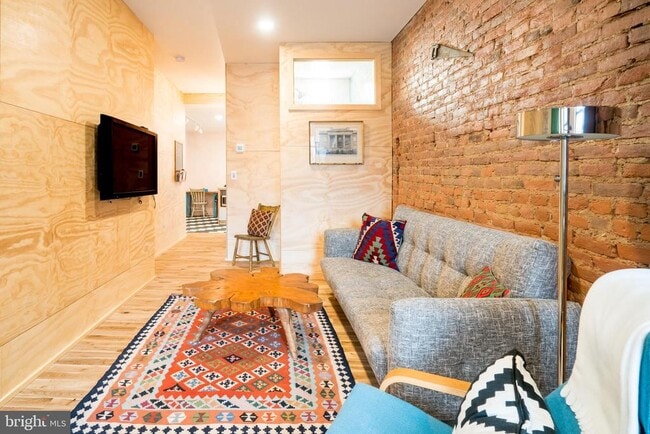 Photo - 1912 E Cumberland St