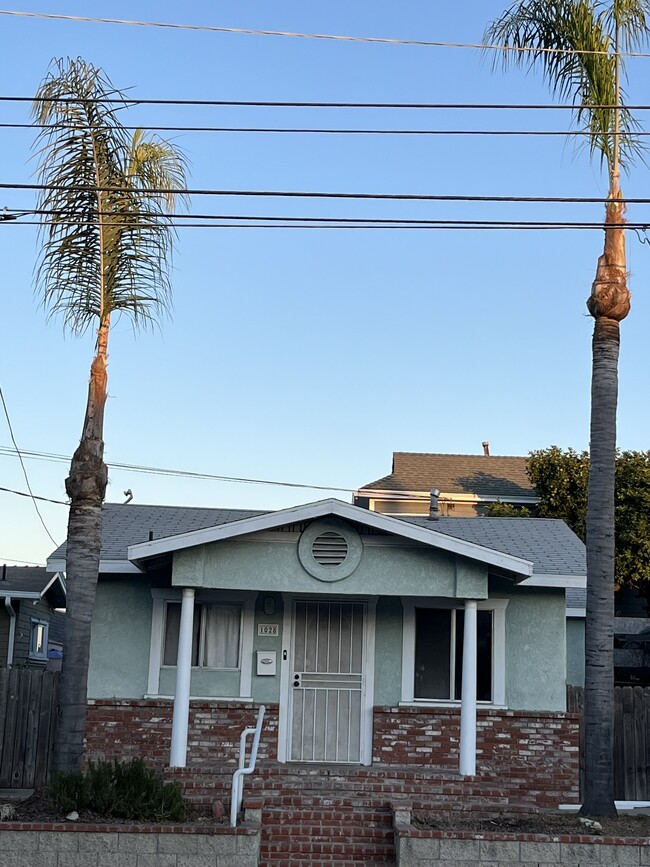 Front of house - 1028 S Grand Ave House