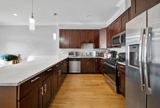 Photo - 3336 W Irving Park Rd Unit 3