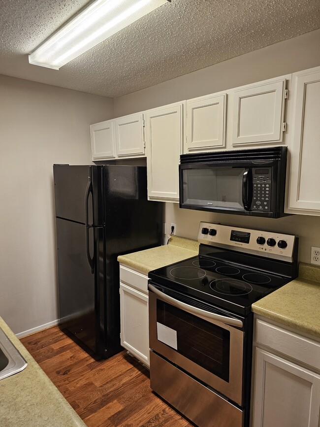 Photo - 3115 Helms St