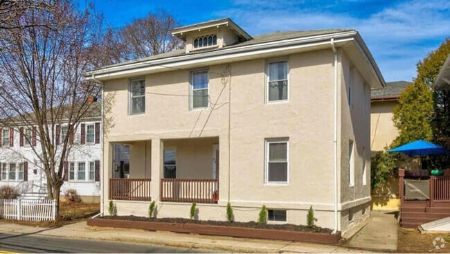 Building Photo - 28 Mason St Rental