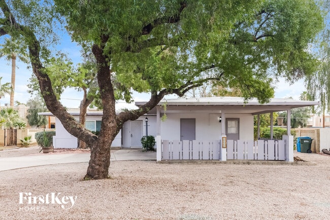 Building Photo - 9047 N 36th Dr Rental