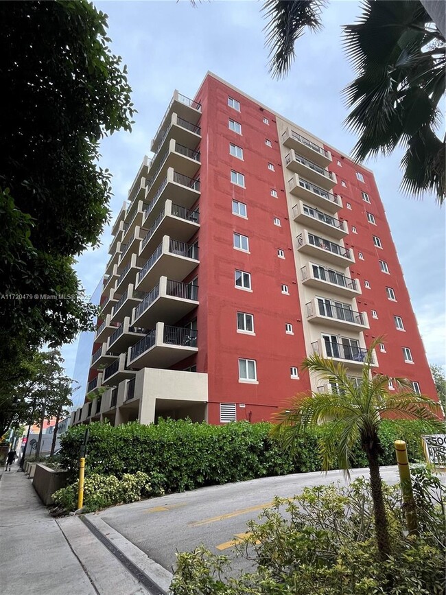 Building Photo - 3410 Coral Way Unit PH-01