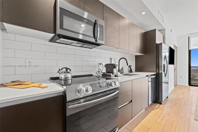 Building Photo - 398 NE 5th St