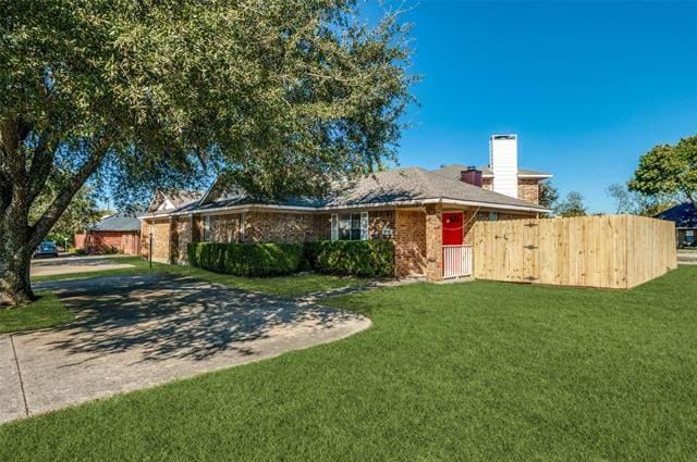 Building Photo - 8940 Thompson Cir