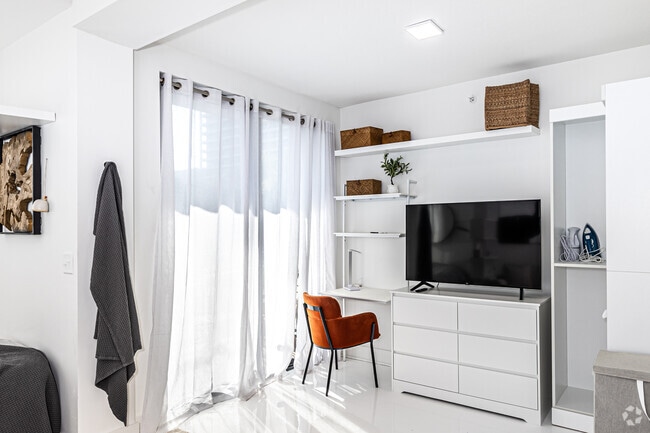 Estudio - 360SF - Signal Hill Studios