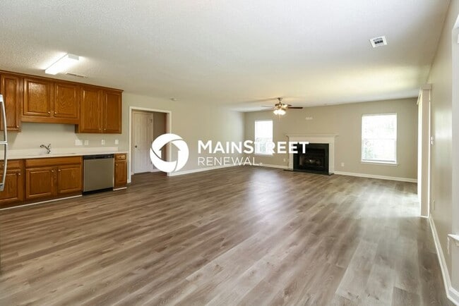 Photo - 4 Bedroom Pet-Friendly Home in Browns Summit, NC with Main Street Renewal