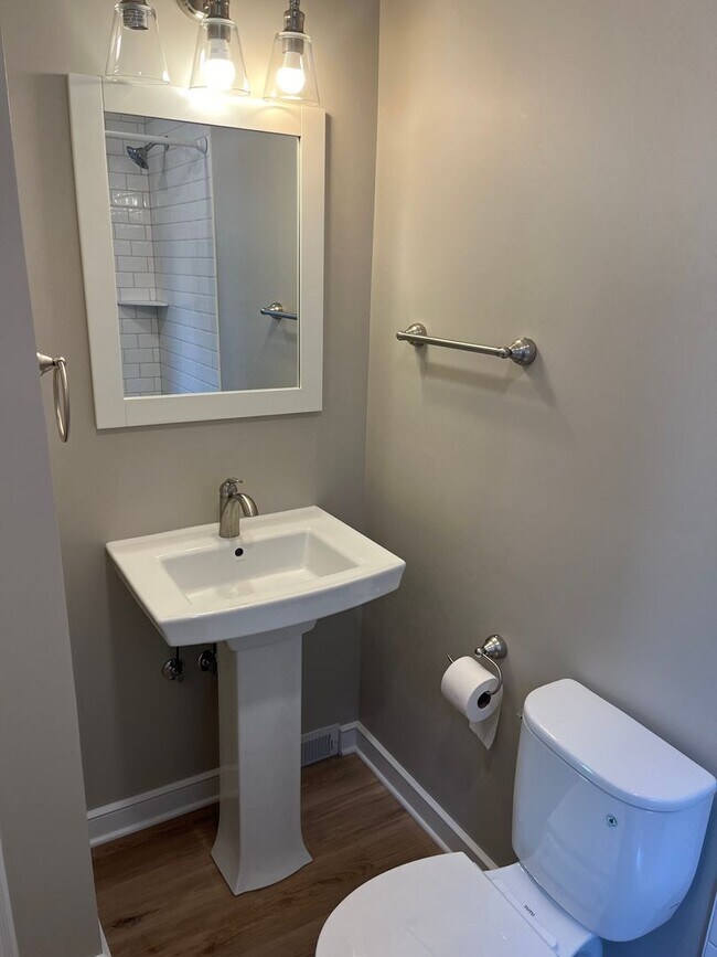 Photo - Renovated 5 Bedroom house in Saint Paul