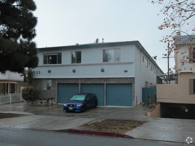 Building Photo - 932 11th St Rental