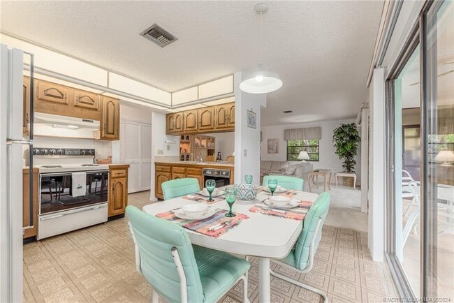 Photo - 4095 SE Centerboard Ln Unit 6-B