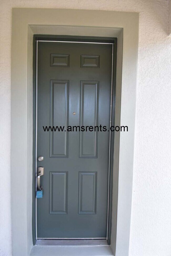 Photo - Spacious Pool Home in Davenport