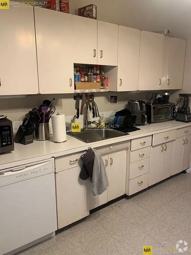Building Photo - 15 Euston St Unit 1 Rental