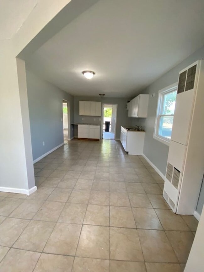 Photo - 33 Leland Ave Unit Lower Apartment