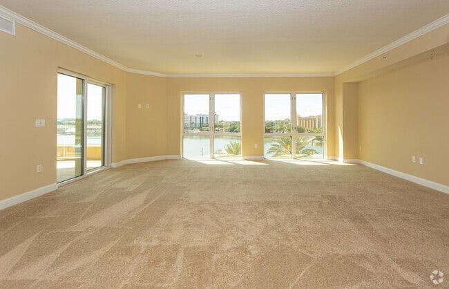 3BR, 3BA - 2454 SF