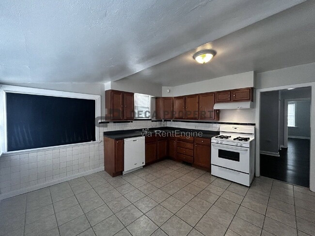 Photo - 7026 Bancroft Ave