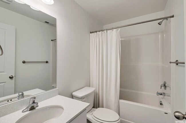 Photo - 456 Willow Leaf Rd