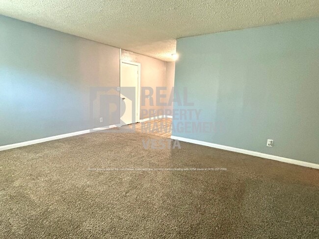 Photo - 2403 Groveland Cir S