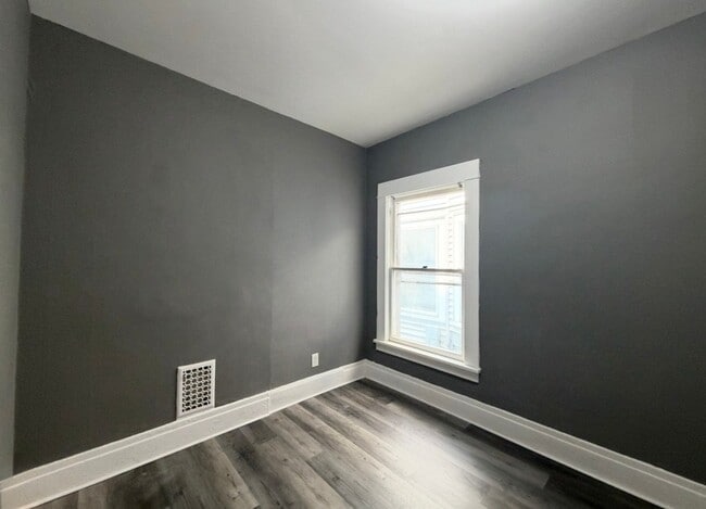 Photo - 1042 Elmwood Ave Unit 3