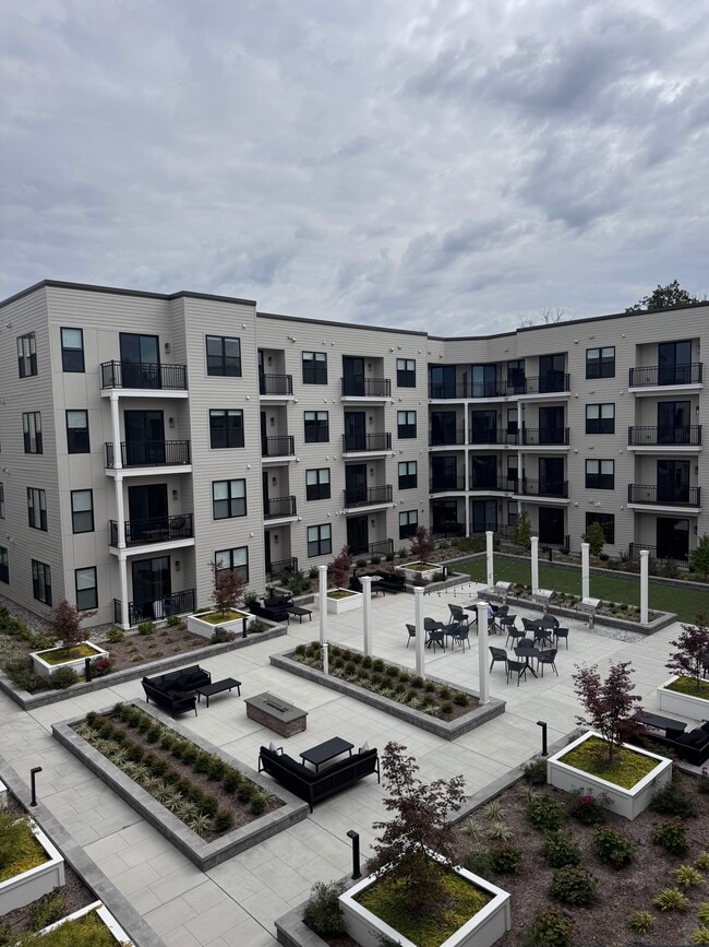 Courtyard 6 - Clarus Berkeley Heights
