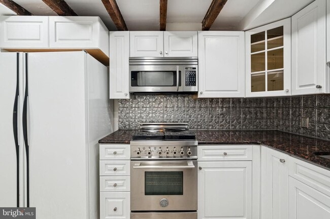 Photo - 136 Carpenter St
