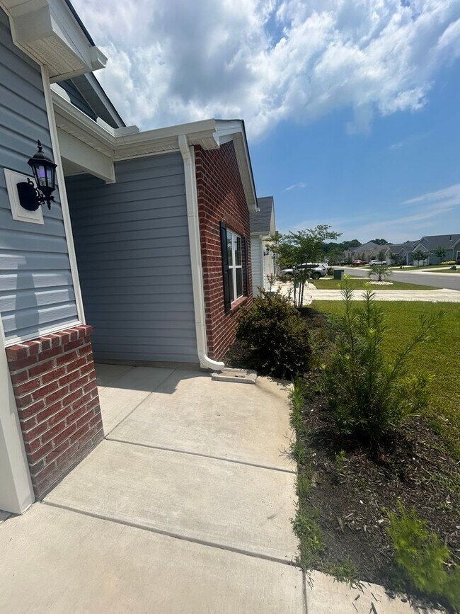 198 Hampton Park Cir