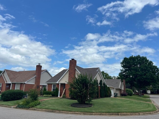 Building Photo - 370 Goldfinch Cove