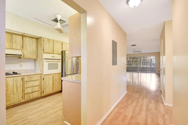 Photo - 5730 Fernley Dr E