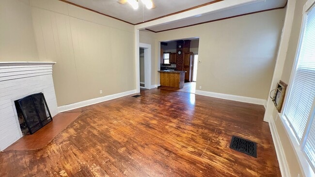 Building Photo - 1220 S 20th St Unit 1220 S 20th St - 2