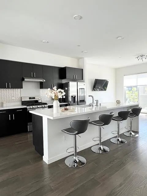 Photo - 1002 Central St