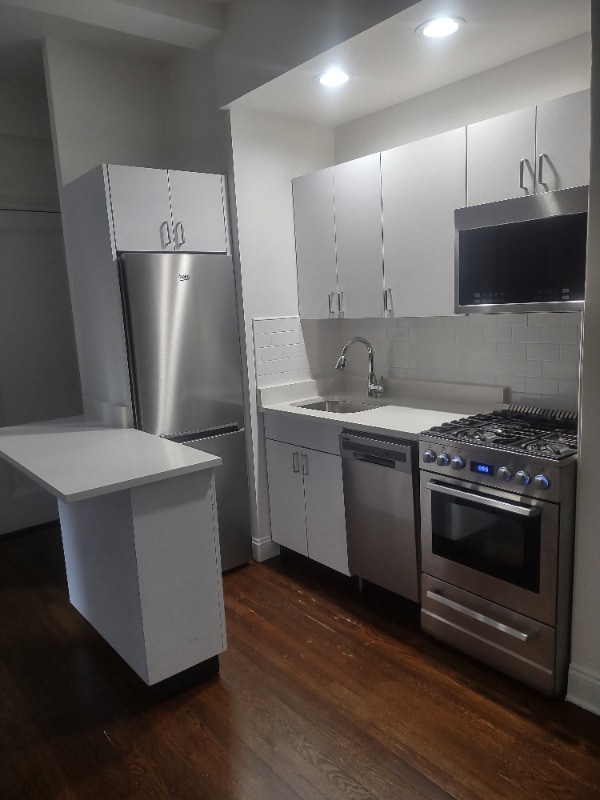 Photo - E. 46th St, Lexington Ave Apartment Unit 11