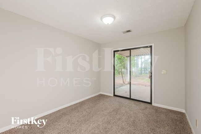 Photo - 484 Rhett Dr