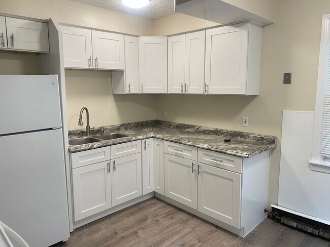 Photo - 17678 Lincoln Ave