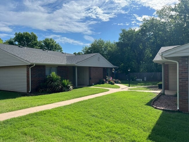 Building Photo - Stillwater Melrose