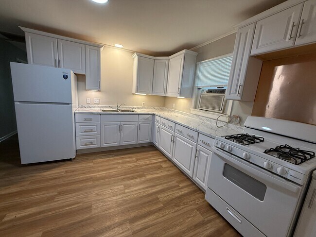126 Sherwood Dr