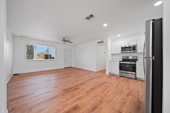 Photo - 570 S Yaqui Dr